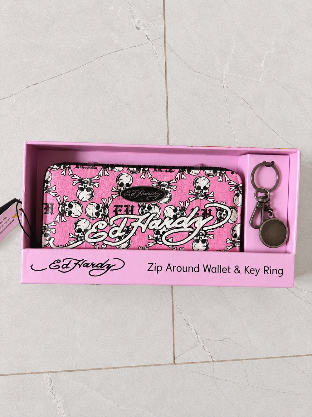 Ed Hardy Zip Around Wallet & Key Ring Gift Set – Pink Skull Print NIB - Picture 4 of 4